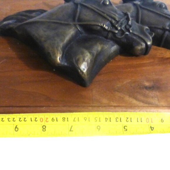 WD1BSM Solid BRONZE HORSES On Wood Plaque Vintage Bronze Horse Races Race Track - Picture 7 of 8